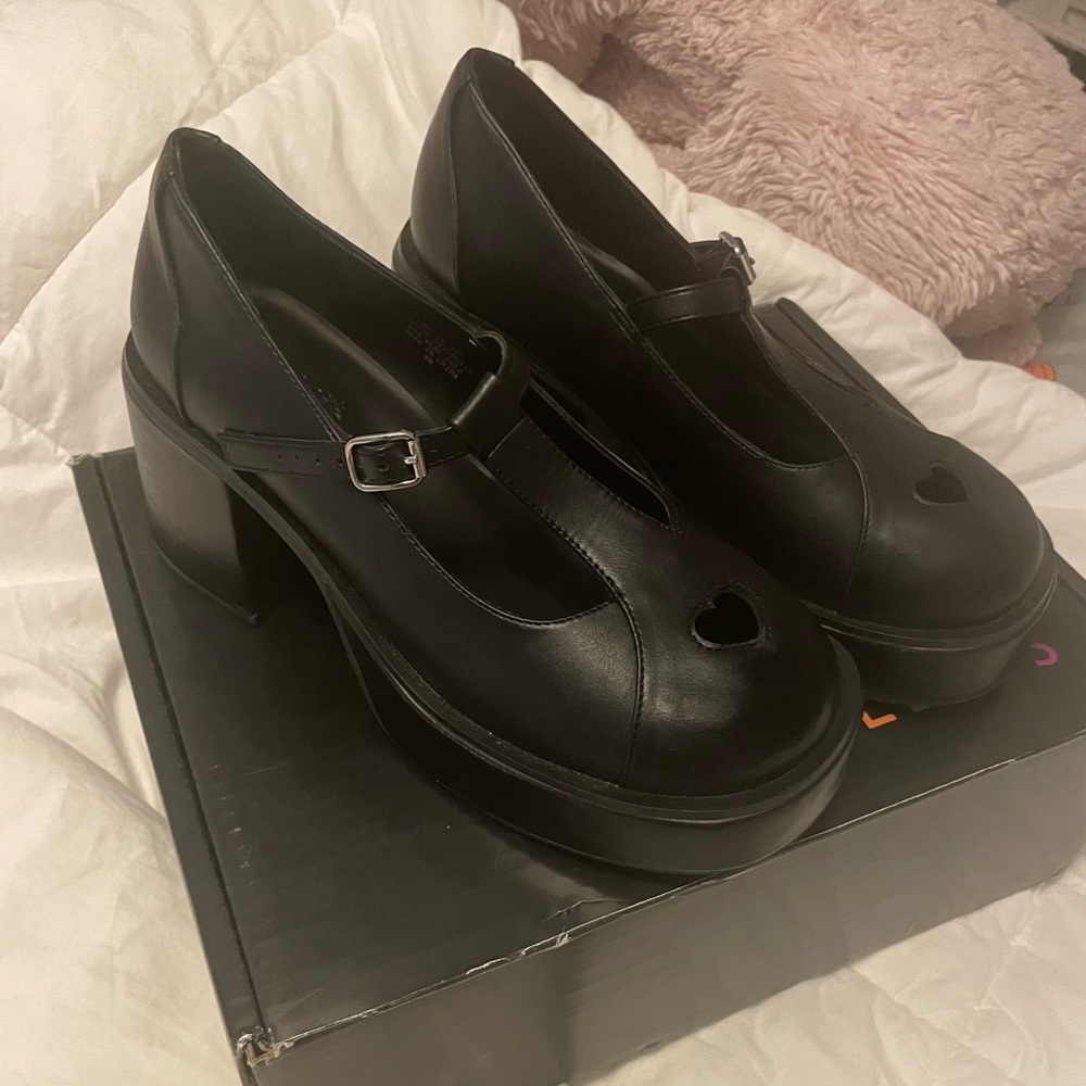 Hopscotch Black Mary Jane dELiA’s